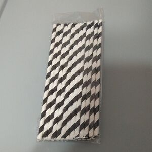 $1 When Bundled ~ Paper Straws